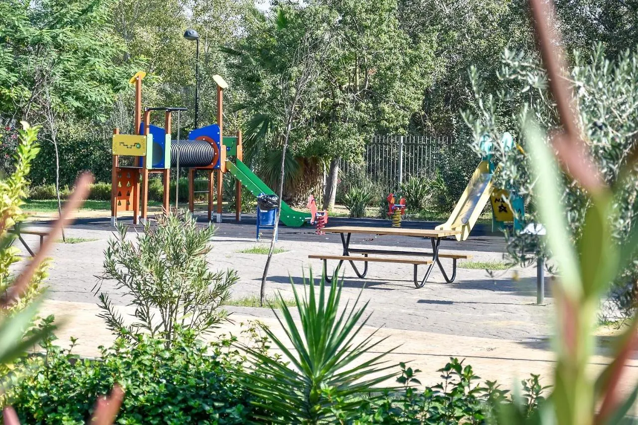 Apartment Amplio Con Parking, Club Y Piscina Junto A Sevilla La Algaba
