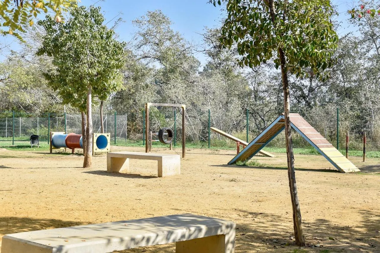 Amplio Con Parking, Club Y Piscina Junto A Sevilla La Algaba Spain